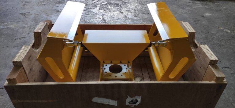 Pinza perr Macchinario perr la movimentazione di lingotti di piombo; colore giallo in scatola per spedizione